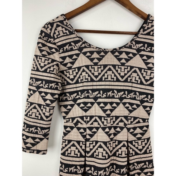 KLd Signature size Small Tan Black Pyramids Egypt Print Geometric Skater Dress - Picture 2 of 8